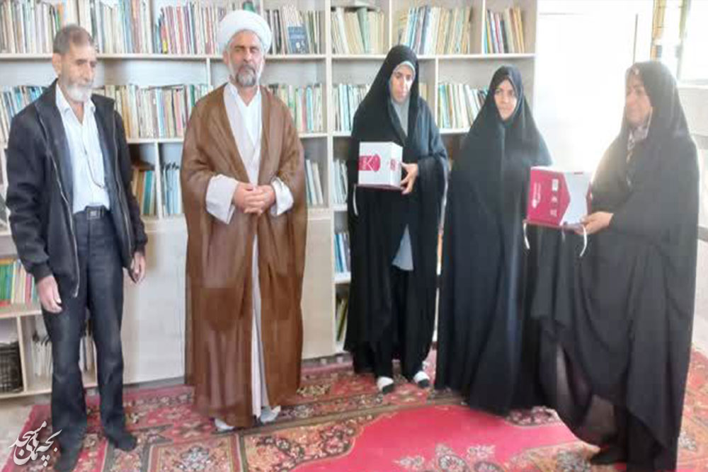 کتابخانه کانون شهيد فراحي در مسجد جامع شهرک امام حسين (ع) شيراز بازديد شد